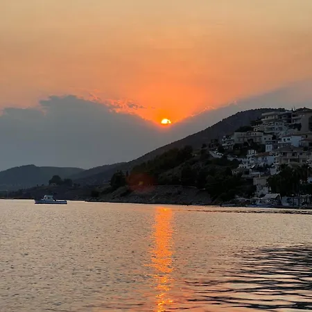 Mourayio לינה וארוחת בוקר ארמיוני