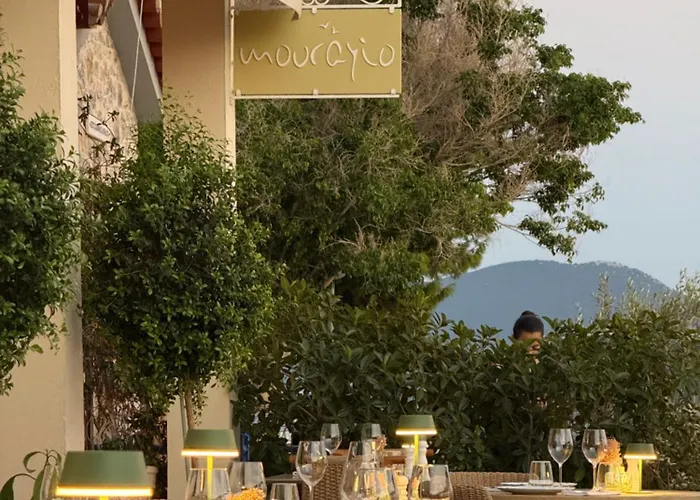 לינה וארוחת בוקר Mourayio