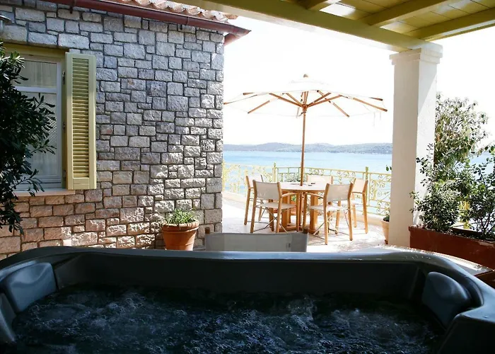 Frühstückspension Mourayio 4*